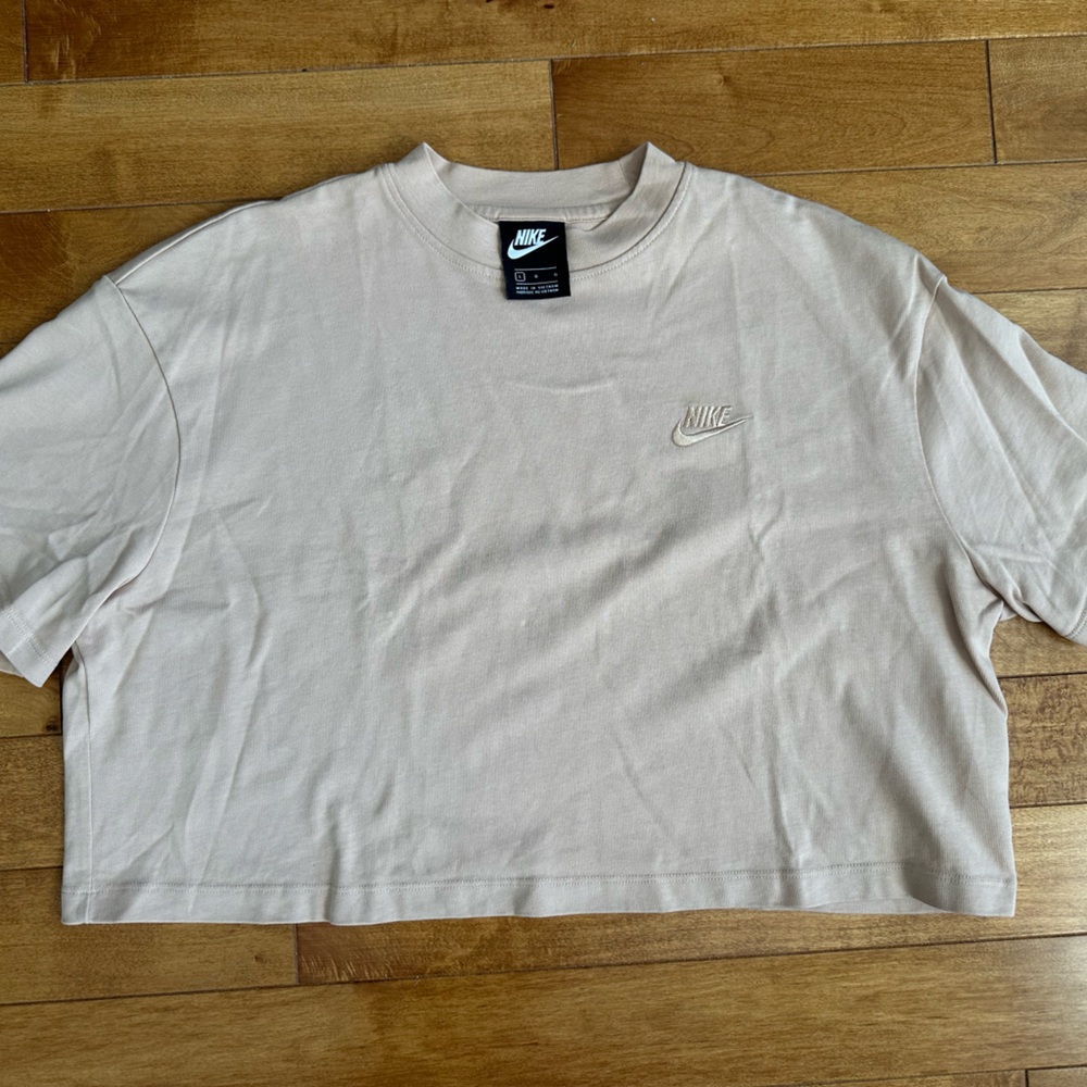 Nike cropped t-shirt